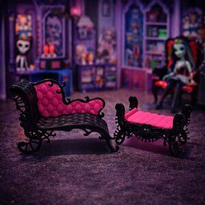 Monster High Freaky Fusion Catacombs Furniture Bundle - Chaise Lounge & Ottoman